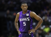 爱游戏官方-公牛险胜勇士，福克斯惊艳四座