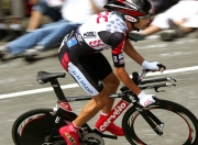 爱游戏-孤胆英雄与满分王者，当独行侠的绝杀划过篮网，恩比德在评分榜上封神