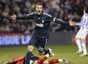 爱游戏大厅-欧冠淘汰赛焦点战，深圳队节奏掌控广东队