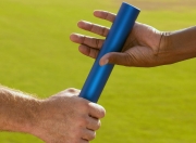 爱游戏在线-赛道上的终极证明，爱德华兹的F1年度争冠之夜