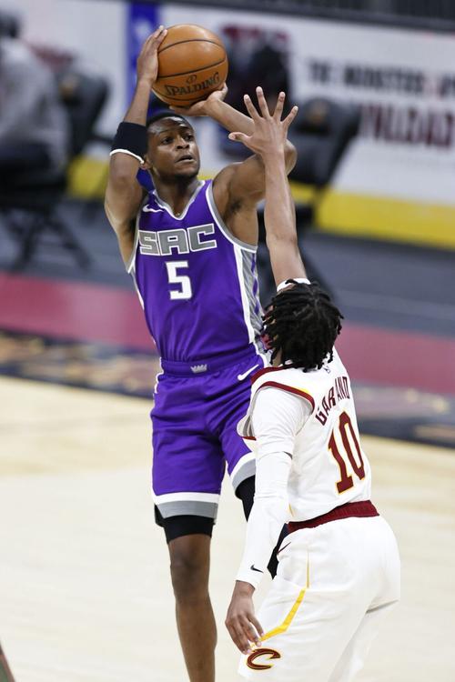 公牛险胜勇士，福克斯惊艳四座