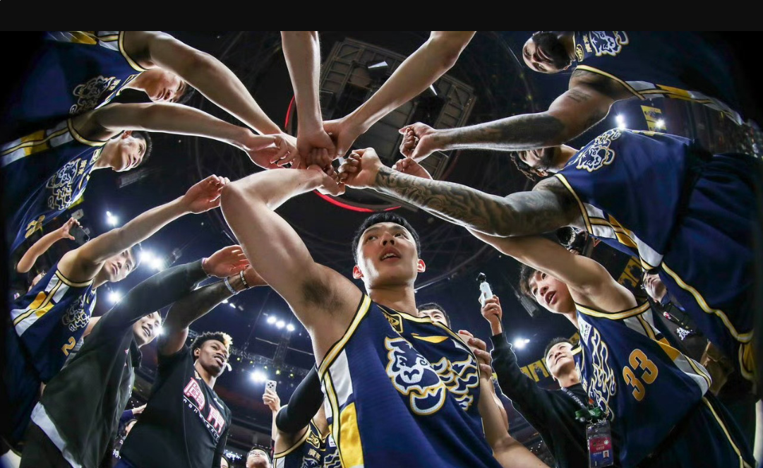 四川队轻取湖人，胡金秋关键制胜