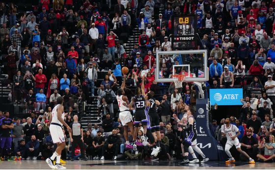 国王翻盘76人,西亚卡姆统治全场 国王翻盘76人,西亚卡姆统治全场