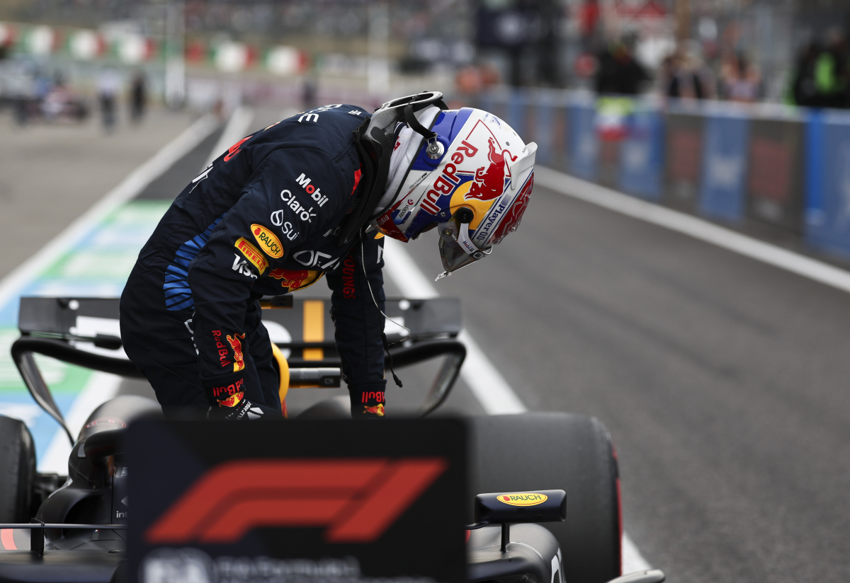 阿斯顿马丁横扫红牛二队，周冠宇高光表现