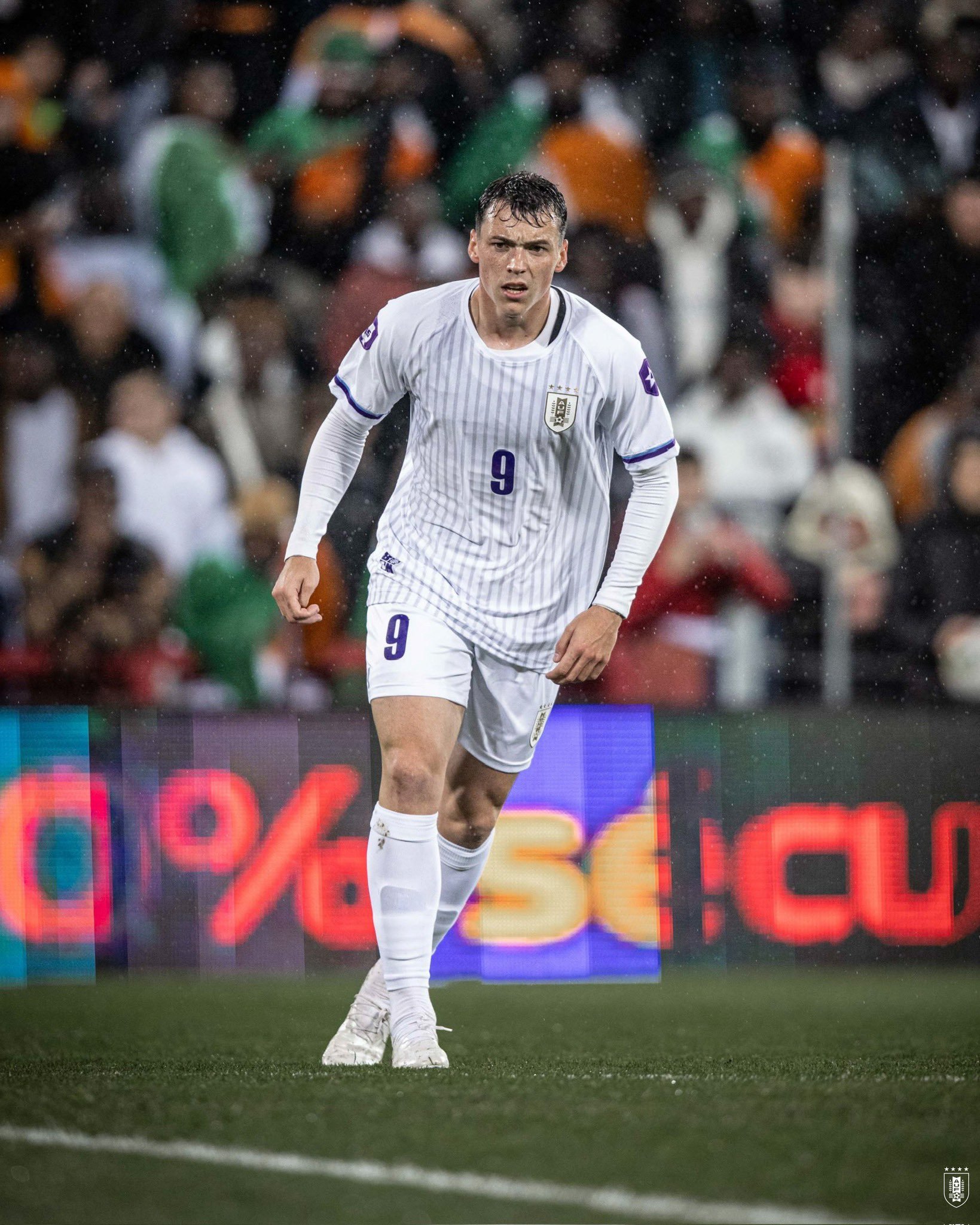 阿根廷险胜塞维利亚，穆勒惊艳四座