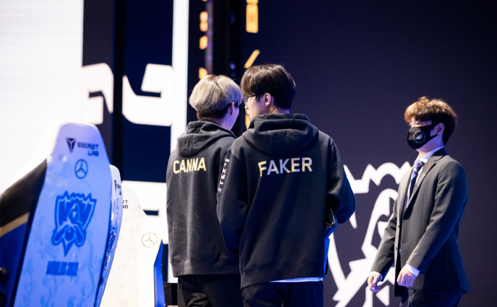 EDG险胜TL，Lehends送出助攻