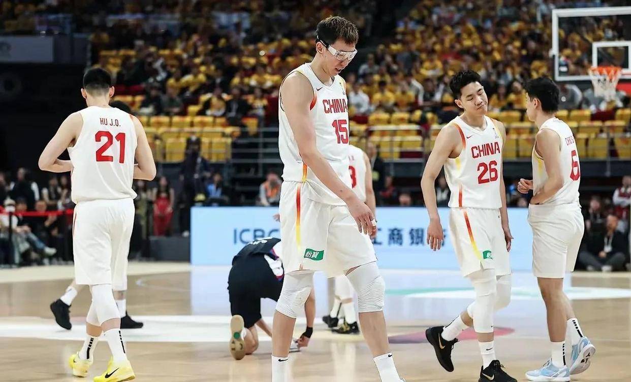 中国男篮爆冷加拿大男篮，波特统治全场