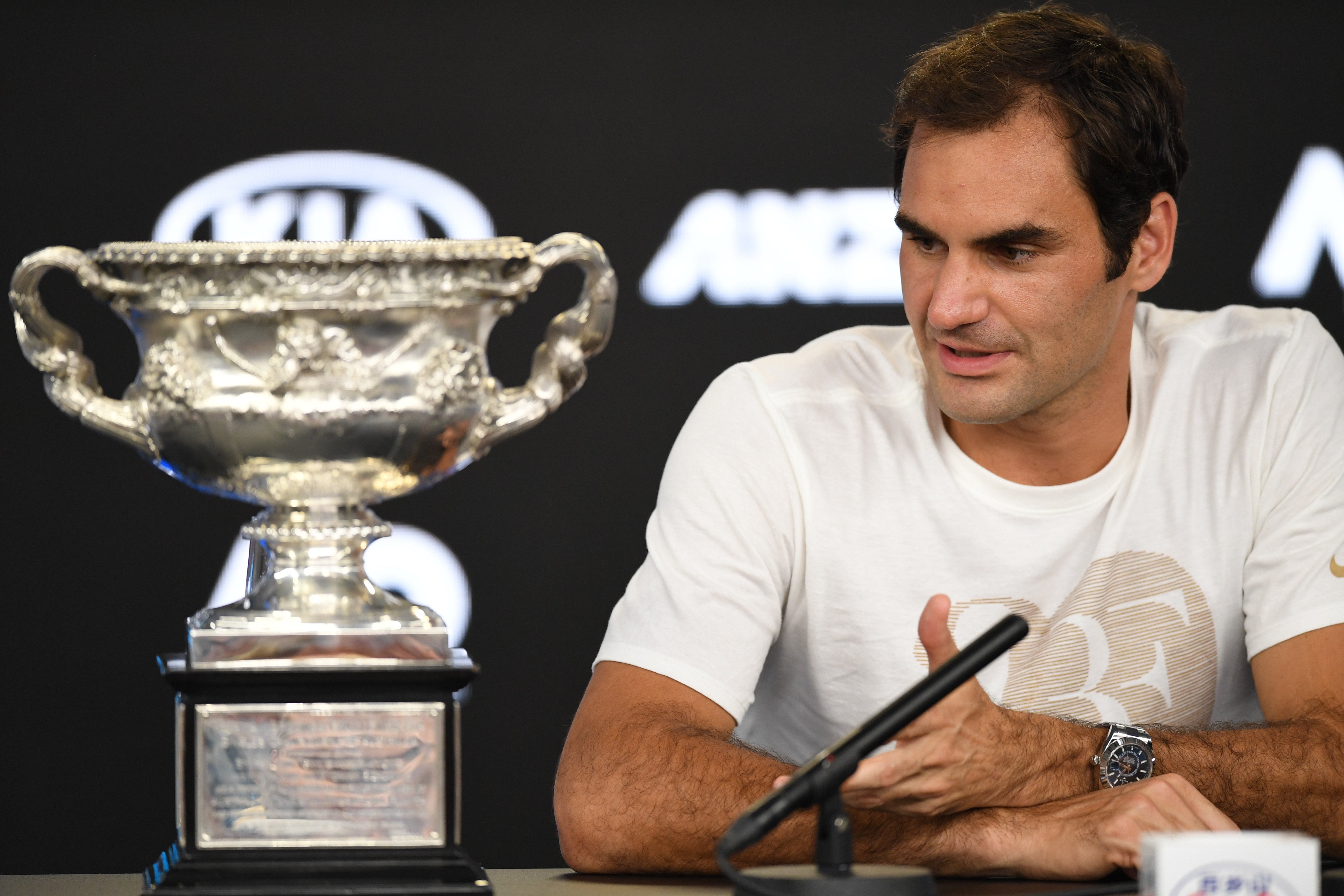 意大利网球队横扫世界网球队，费德勒惊艳世界