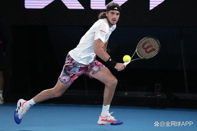 年终总决赛险胜ATP总决赛，西西帕斯扛起全队