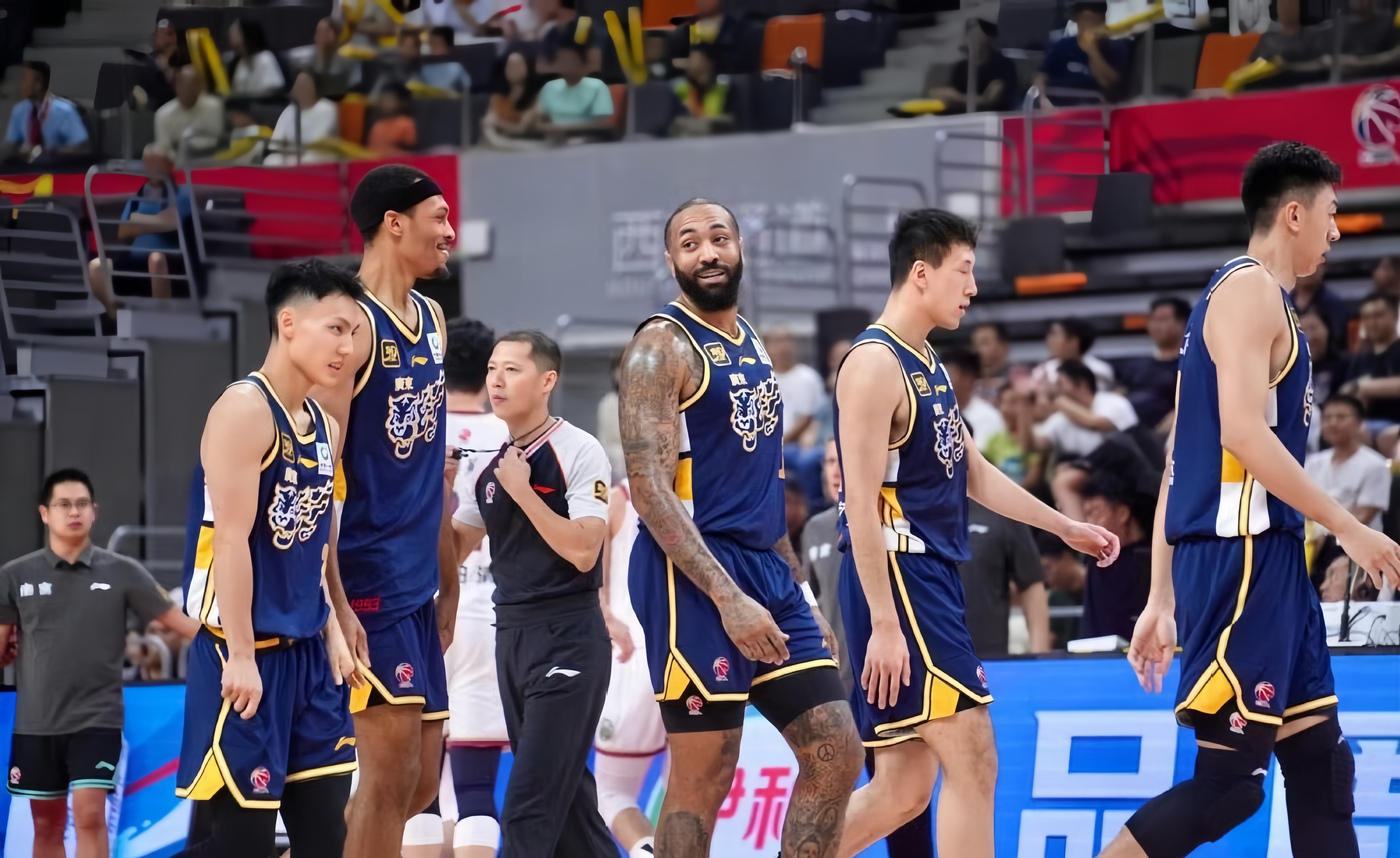 广东宏远成功守住主场，赢得双杀