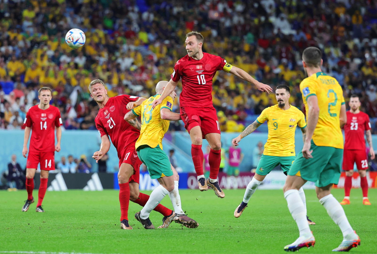 丹麦队在比赛中展现无畏气势