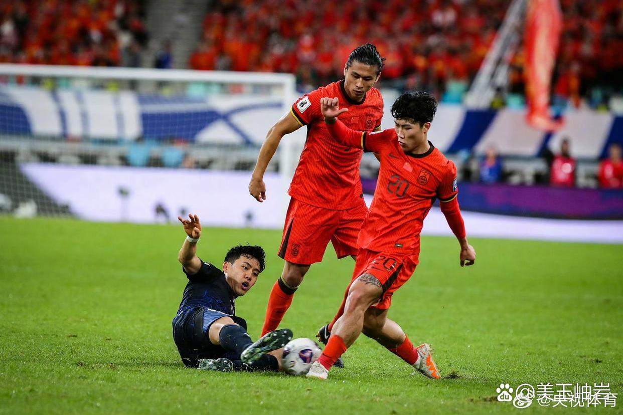 中超球员破门得分，引领球队一鼓作气取得胜利