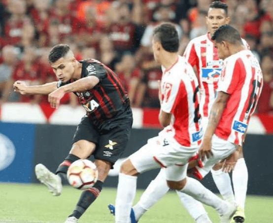 吉马良斯球员状态火爆,成为焦点 吉马良斯球员状态火爆,成为焦点