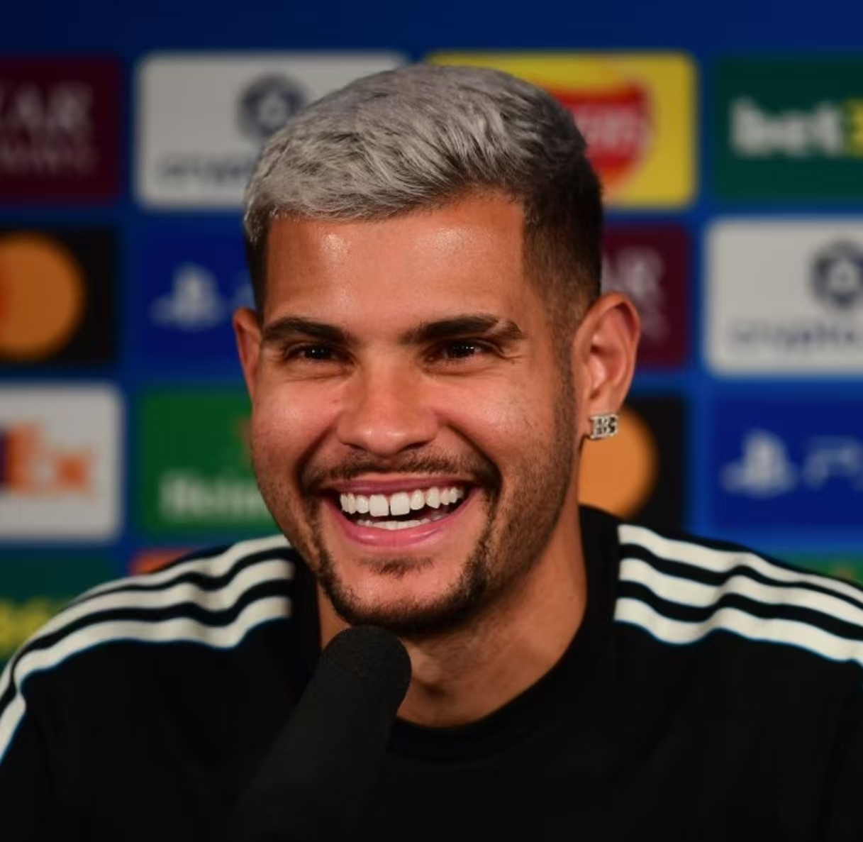 吉马良斯球员状态火爆,成为焦点 吉马良斯球员状态火爆,成为焦点