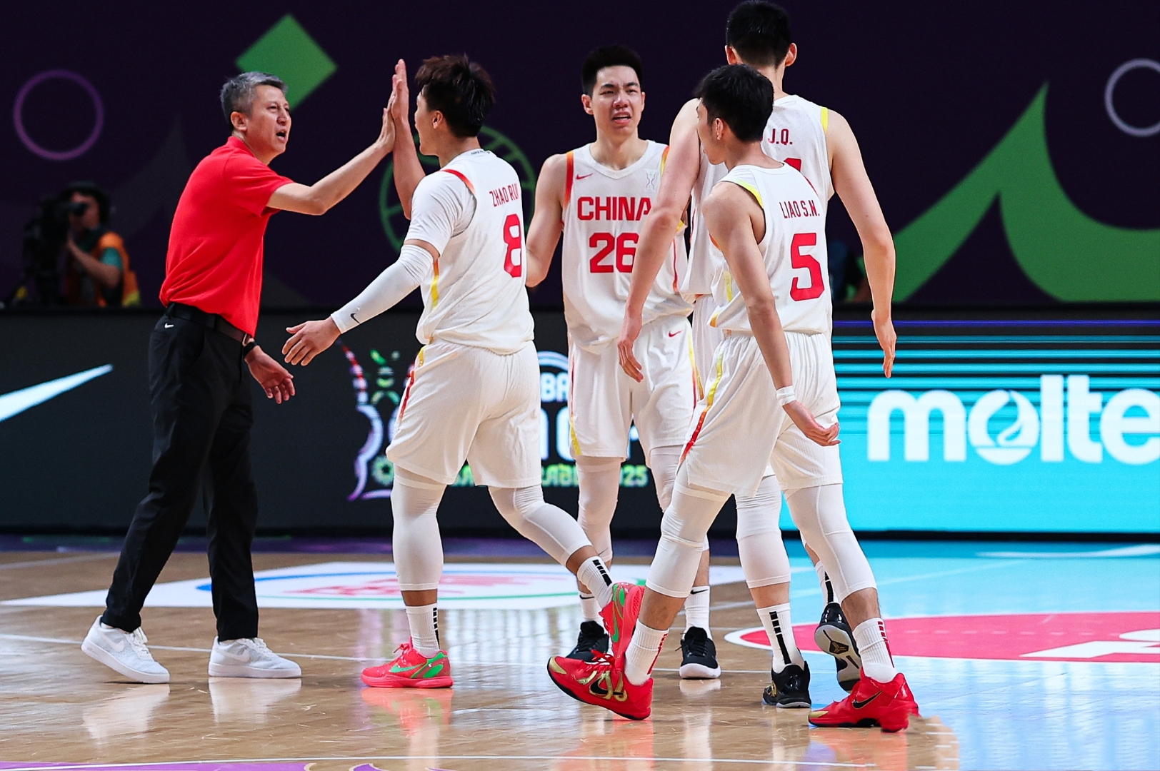 黄蜂绝杀中国男篮,浓眉关键制胜 黄蜂绝杀中国男篮,浓眉关键制胜