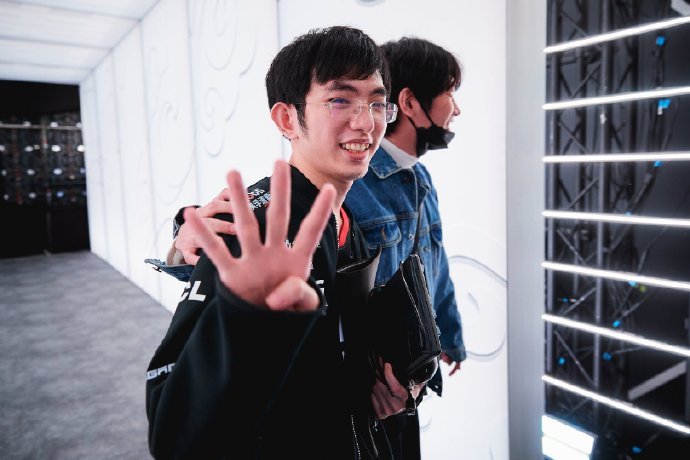 FNC翻盘DK,Flandre绝境逆转 FNC翻盘DK,Flandre绝境逆转