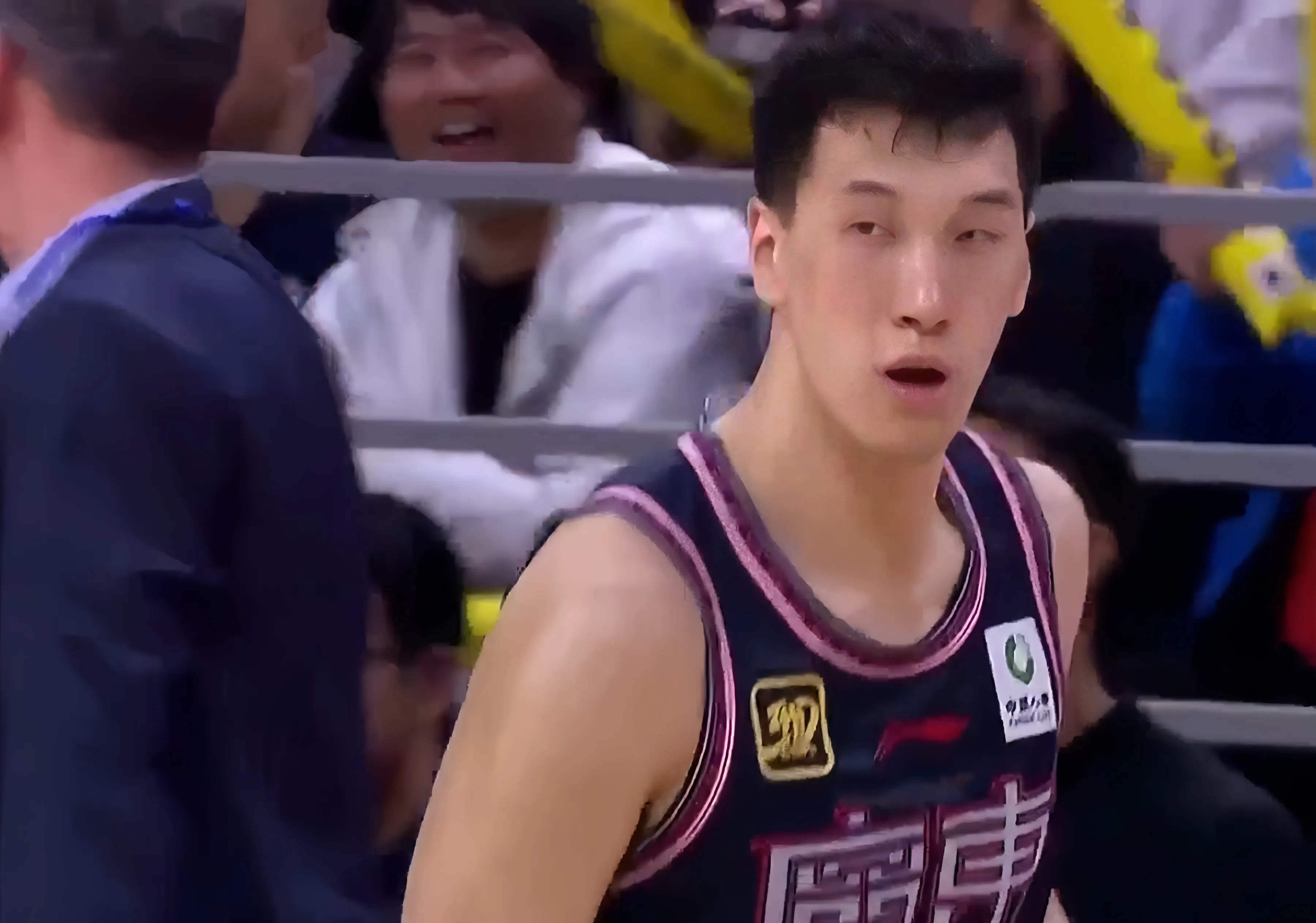 广东男篮在比赛中获得重要胜利