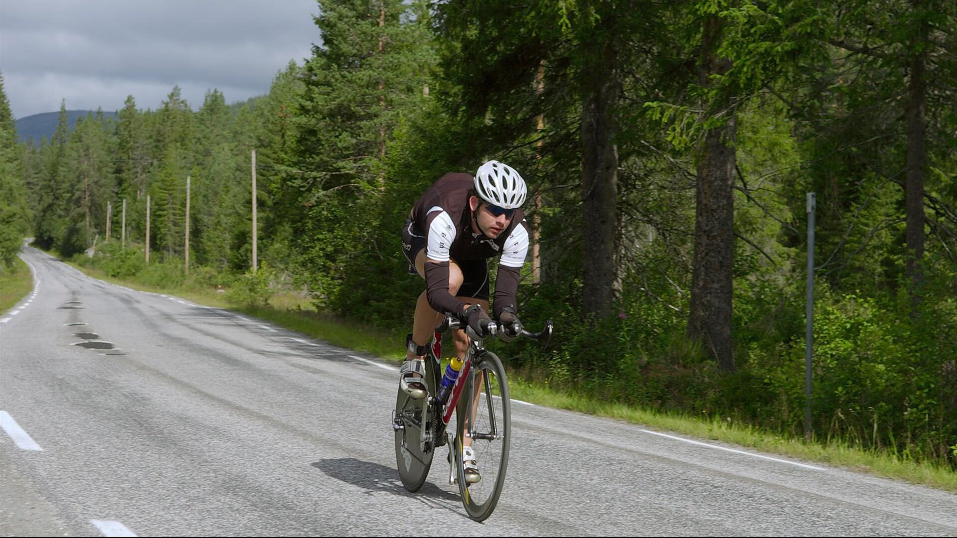 库里贡献制胜表现，辽宁队击败雄鹿，一场跨越篮球次元的胜利